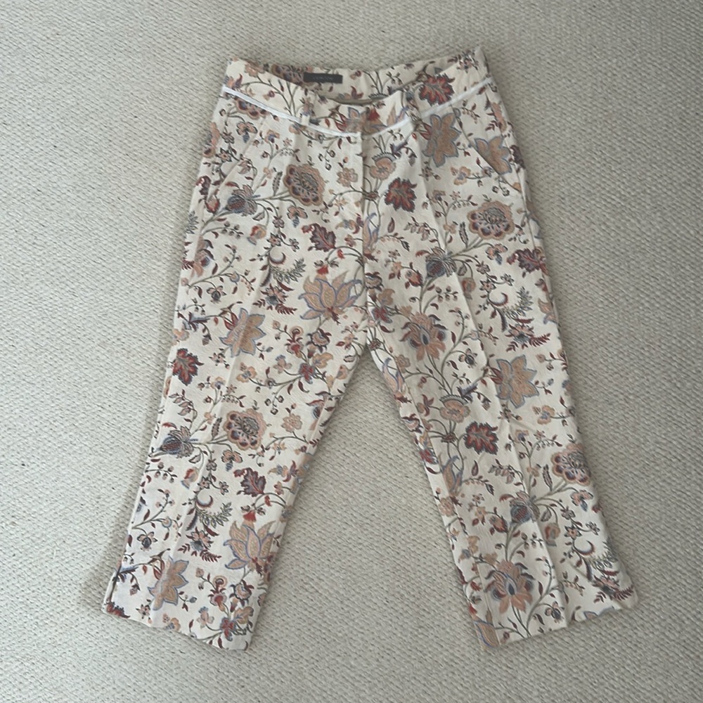 Capri pants